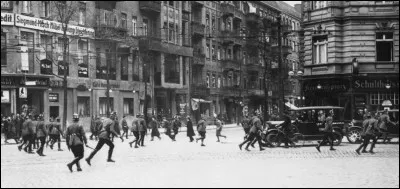 Comment appelle-t-on le régime qui succéda au Kaiser Guillaume II après la Première Guerre mondiale ?