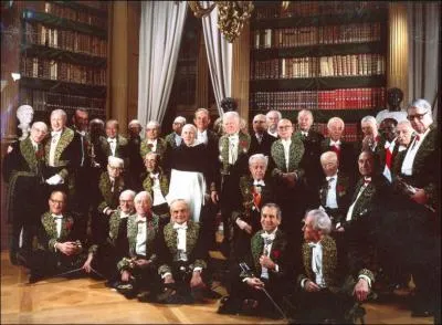 L'Acadmie franaise, cre en 1635 par Richelieu, est compose de 40 membres.