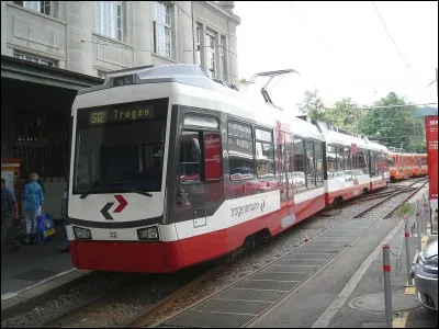 Par qui a &eacute;t&eacute; construite la gare de Saint-Gall ?