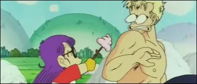 Comment Arale bat-elle finalement le commandant Blue ?