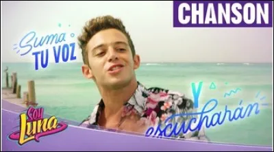 Sur cette image, Matteo chante...