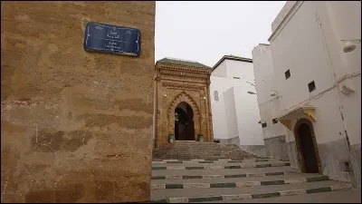 Durant quel si&egrave;cle la grande mosqu&eacute;e Almohade, &agrave; Sal&eacute;, a-t-elle &eacute;t&eacute; construite par les Ifr&eacute;nides ?