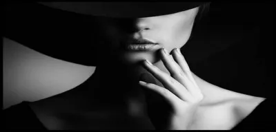 Quel néologisme, d'ailleurs tenté, pourrait être appliqué à toute femme non mariée ?