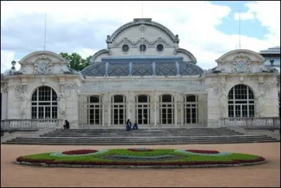 1940-44 : Personne n'a oublié l'infamie de ce régime sans sel et sans gloire, au Pétain sec et à l'eau de ...