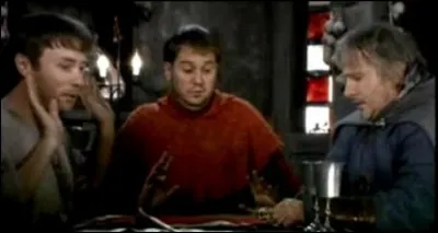 Lorsque Perceval, Le Tavernier et Karadoc font pour la première fois un Cul de Chouette, avec quoi Karadoc ouvre-t-il le jeu ?