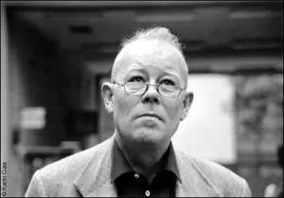 Cet écrivain allemand dont l'oeuvre principale Jahrestage (Une année dans la vie de Gesine Cresspahl) a pour sujet la vie d'une jeune Allemande à Manhattan qui tient un journal couvrant la période du 20 août 1967 au 20 août 1968. Cet écrivain est ...