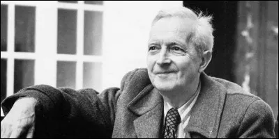 Cet écrivain, résistant, déporté, est connu pour être l'auteur du texte qui accompagne le film "Nuit et Brouillard" : c'est ...