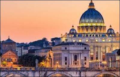 Rome est à la fois la capitale de l'Italie et celle du Vatican.