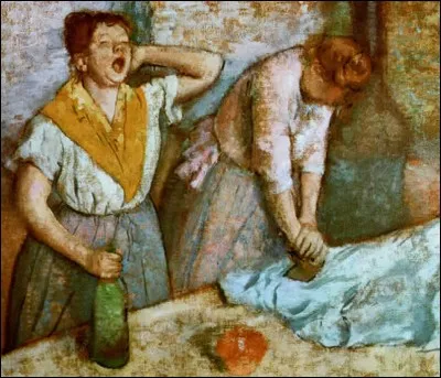 « Les repasseuses » de Degas nous entrainent vers une petite planche à repasser spécialement adaptée pour repasser les manches des chemises sans laisser de plis. Comment s'appelle-t-elle ?