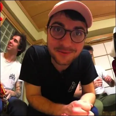 Comment se prénomme Amixem ?