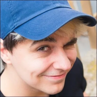 Comment se prénomme Farod ?