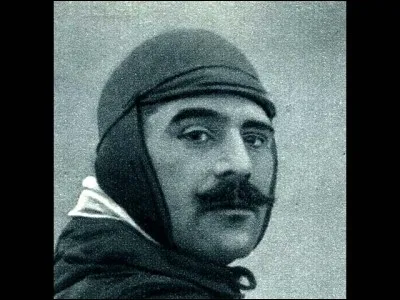 Ce pionnier de l'aéronautique, pilote et industriel, fondateur d'une entreprise qui produira les premiers avions de chasse français, c'est ...
