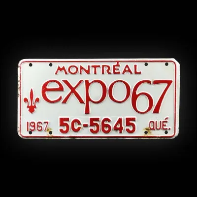 Quelle inscription peut-on lire sur les plaques min&eacute;ralogiques actuelles au Qu&eacute;bec ?