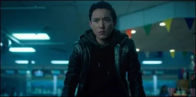 Dans le dernier épisode, quel fantôme prend possession du corps de Klaus ?