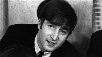 L'un de tes amis chante mal. Comment réagis-tu ?