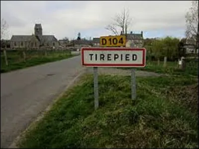Nous terminons aujourd'hui cette balade dans la Manche, à l'entrée de Tirepied. Nous sommes dans l'ancienne région ...