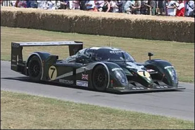 La marque effectue un retour spectaculaire au Mans en 2001 et remporte la victoire en 2003. La voiture est une ...