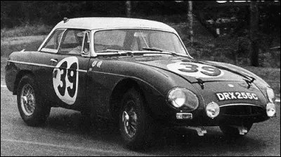 Cette voiture, alignée lors des éditions 1964 et 1965, y obtient des résultats honorables - 19e en 1964, 11e l'année suivante. C'est une ...