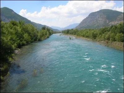 Parmi ces fleuves côtiers méditerranéens, quel est l'intrus ?