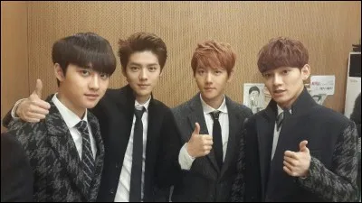 Quel titre chante-t-il avec Luhan Baekhyun et D.O pour un album de Noël ?