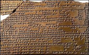 C'est en 8000 avant Jésus-Christ que les hommes découvrirent l'écriture.
