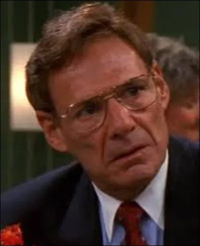 Qu'arrive-t-il au père de Rachel en fin de saison ?