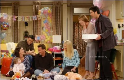 Quelle forme devait initialement avoir le premier gâteau d'anniversaire d'Emma ?