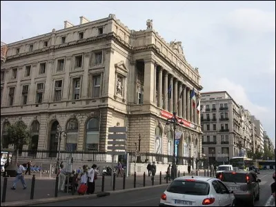 Tiens, à propos de Canebière, justement ! D'où vient ce nom un peu bizarre, le savez-vous ?