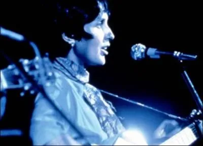 Quelle chanteuse, prsente  Woodstock, est aussi l'interprte de la B.O. du film 'Sacco et Vanzetti' ?