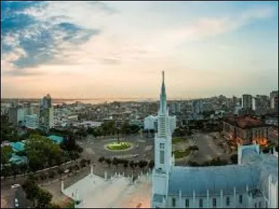 La ville de Maputo est la capitale du Nigeria.
