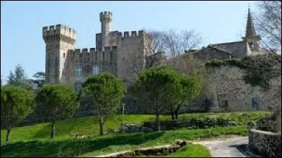 Pour finir, je vous emmène à la découverte du château et de l'église de Pouzilhac. Village d'Occitanie, il se situe dans le département ...