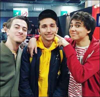 Qui sont ses deux meilleurs potes ?