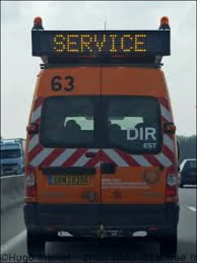 Que signifie le "D" dans "DIR" ?