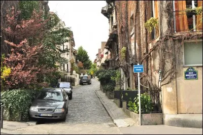 Comment sont nommées les anciennes carrières souterraines du 14e arrondissement, qui sont un lieu touristique ?