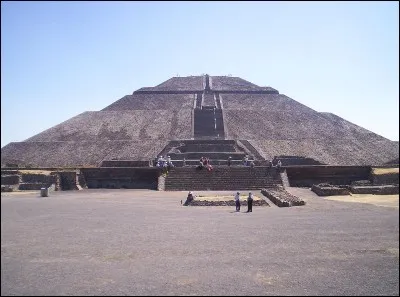 Dans quel pays peut-on admirer cette pyramide ?