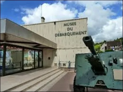 En quelle année les Alliés débarquèrent à Arromanches-les-Bains ?