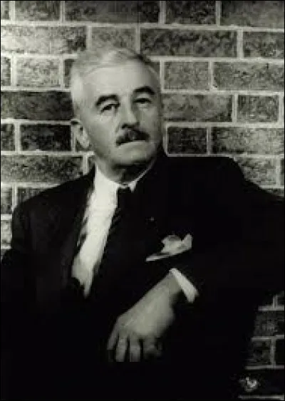 Quel est le genre litt&eacute;raire du roman "Lumi&egrave;re d'ao&ucirc;t" de William Faulkner ?