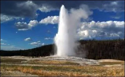 Dans quel parc national am&eacute;ricain se trouve le geyser "Old Faithful" ?