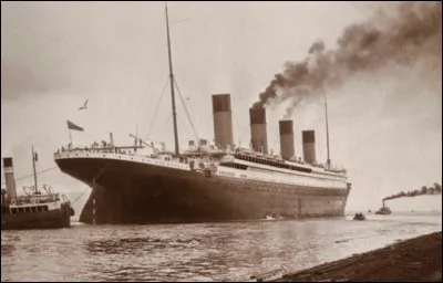 Rose dit que le Titanic est plus petit que le...