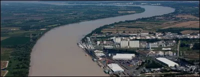Bordeaux est la préfecture de quel département ?