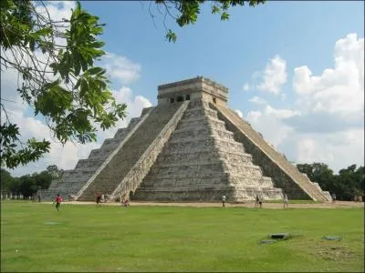 Au Mexique, Chichen Itza est un site archologique class au patrimoine mondiale de l'UNESCO. Parmi les informations suivantes, laquelle est vraie ?