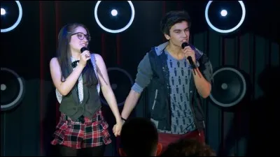 Quelle chanson chante-t-il avec Nina ?