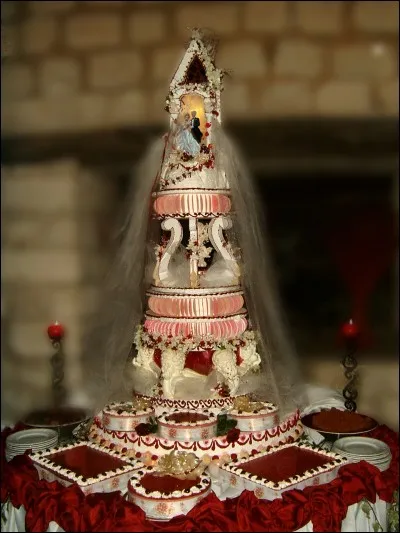 Quel est ce gâteau, traditionnel dessert du mariage ?