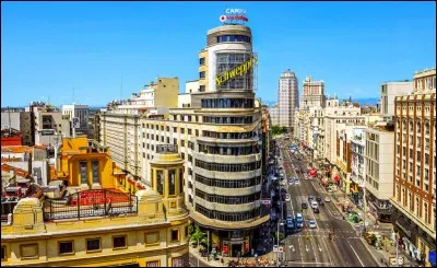 Dans quelle ville la Gran Via se trouve-t-elle ?
