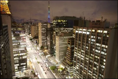 Dans quelle ville l'avenue Paulista se trouve-t-elle ?
