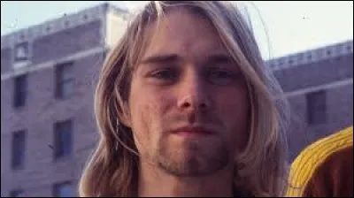 ''About a Girl'' est un titre de Nirvana. Quelles sont les initiales du chanteur ?