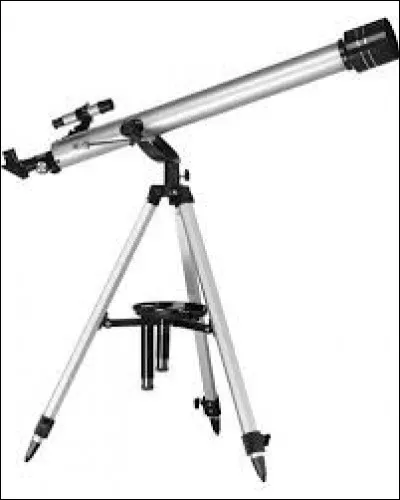 Comment appelle-t-on l'instrument qui permet de voir les astres du Système solaire ?