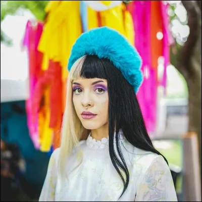 Quel a été le premier mot prononcé par Melanie bébé ?