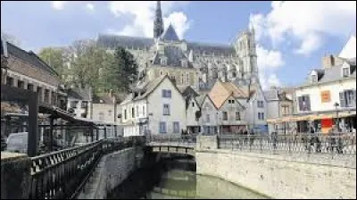 Laquelle de ces villes est surnommée "la petite Venise du Nord" ?