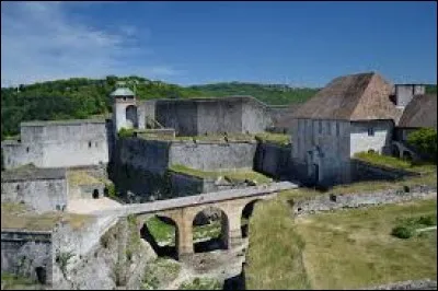 Dans quelle ville peut-on voir cette citadelle ?